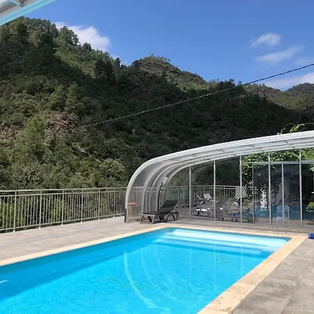 Le Massoulier Pergola